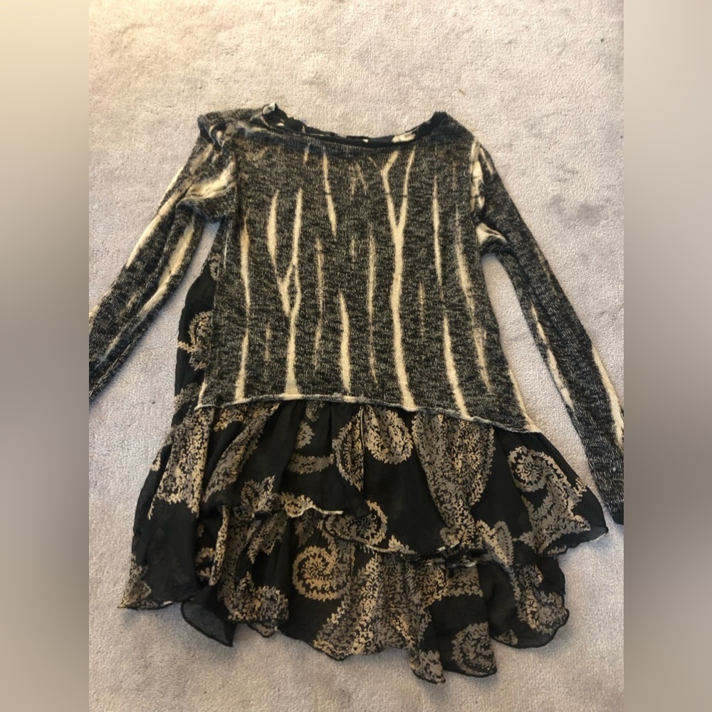 Mezon, fun and funky women’s top